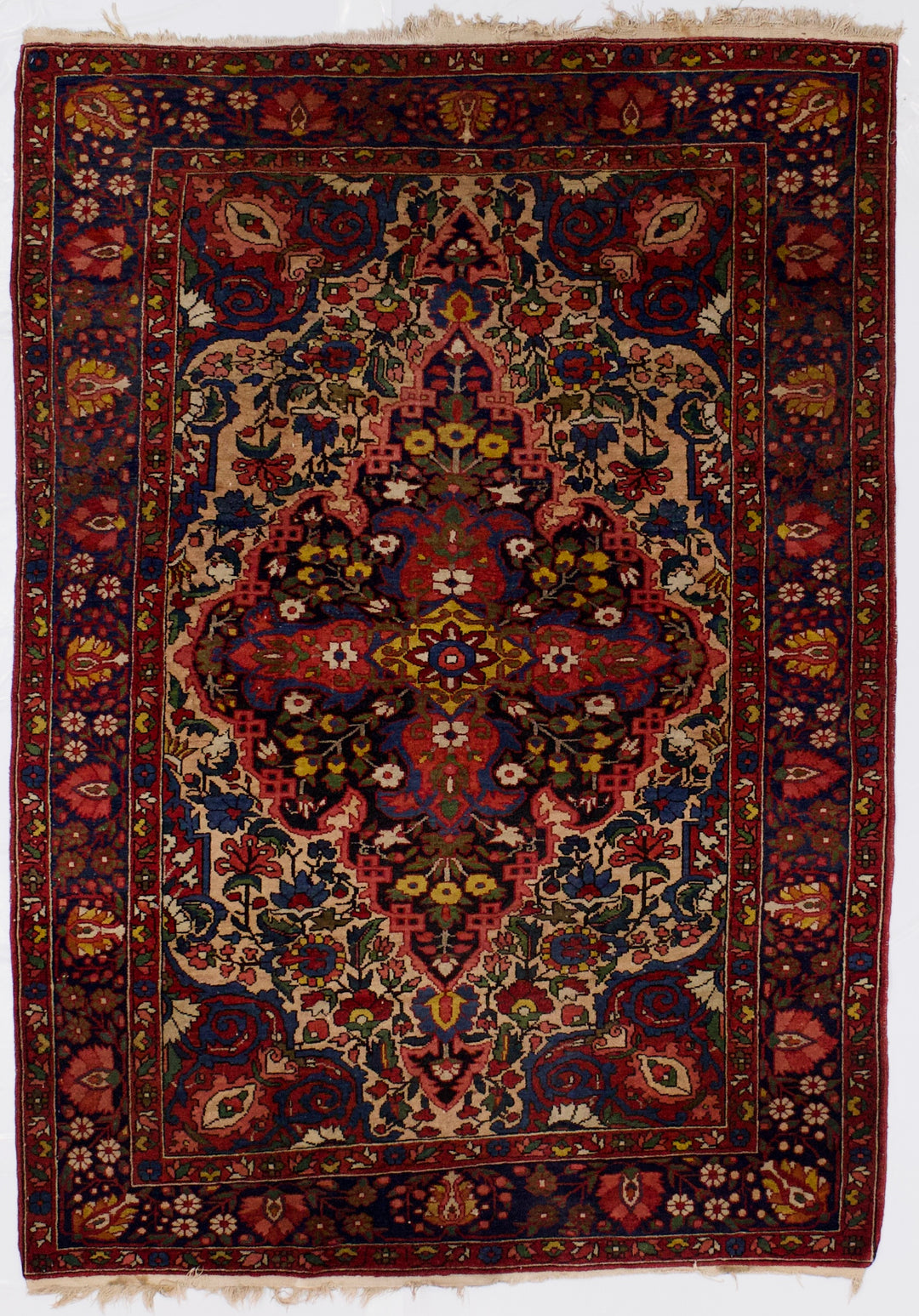 Antique Persian Bakhtiari Rug 4'9" x 6’8"