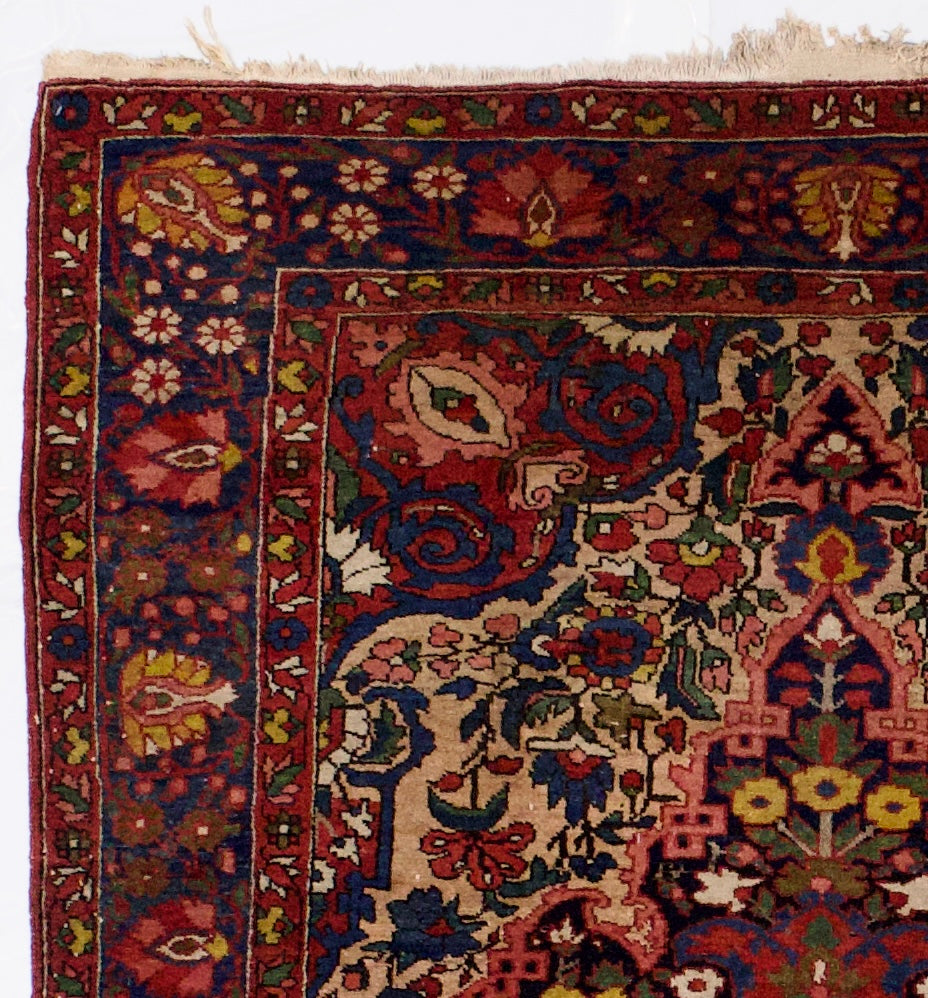 Antique Persian Bakhtiari Rug 4'9" x 6’8"