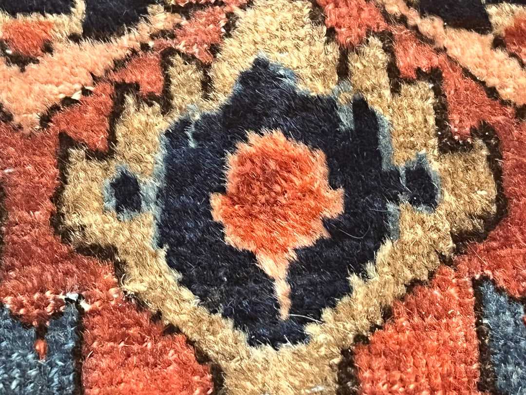 Antique Persian Sarouk Rug 2'8" x 5’0"