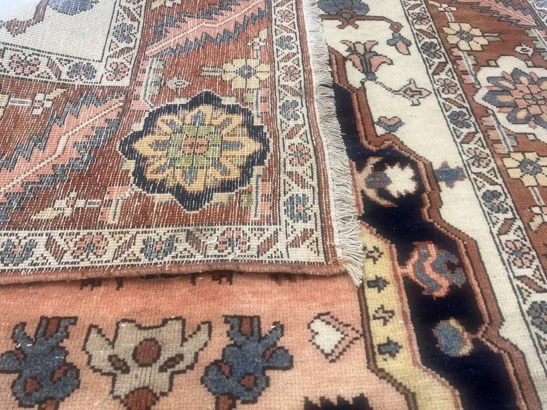 Fine Vintage Persian Heriz Serapi 4'10" x 7’6”