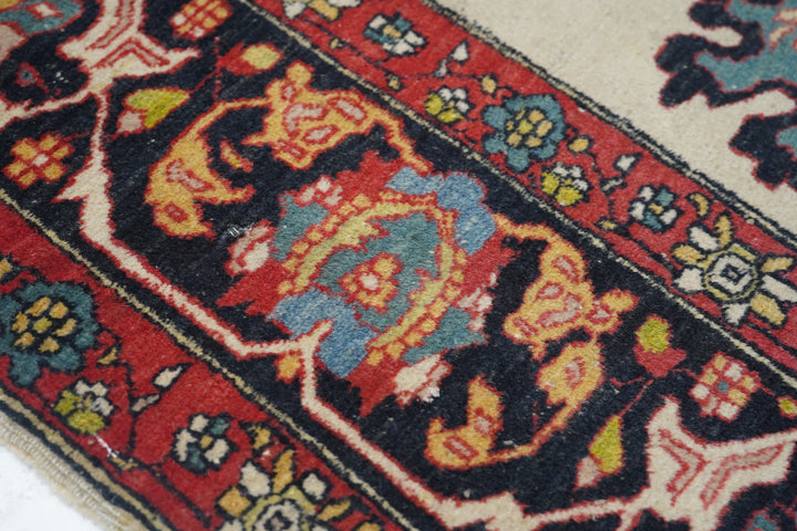 Antique Farahan Rug 4'7'' x 5'8''