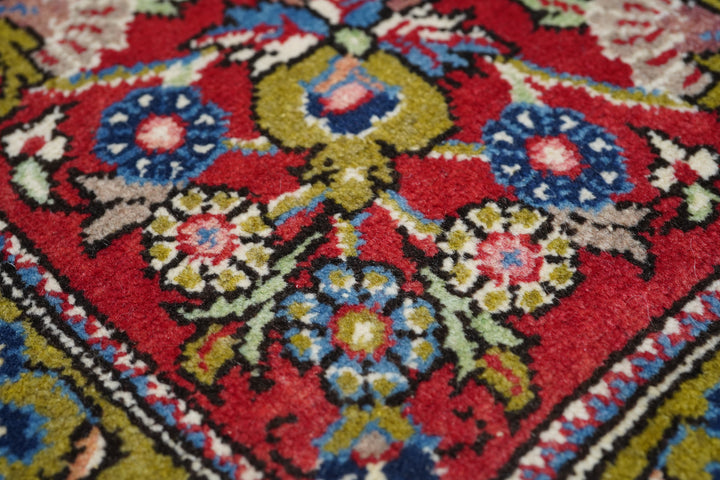 Extremely Fine Persian Qum Rug 7' x 10'