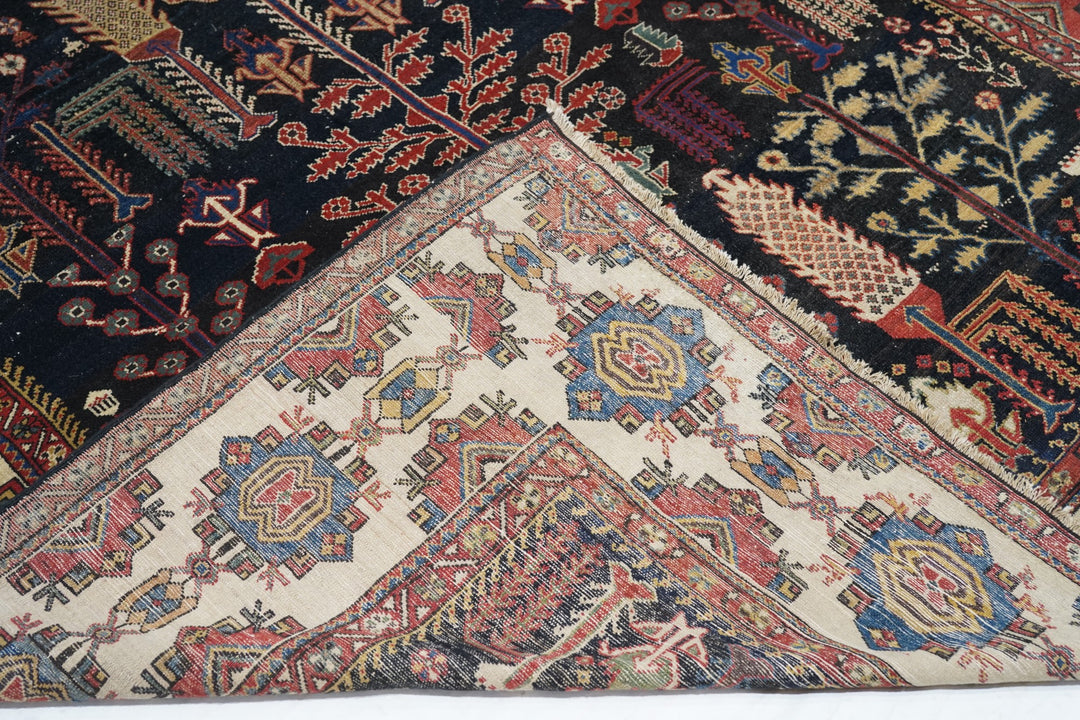 Fine Antique Persian Tribal Bakhtiari Rug 6'5'' x 8'1''