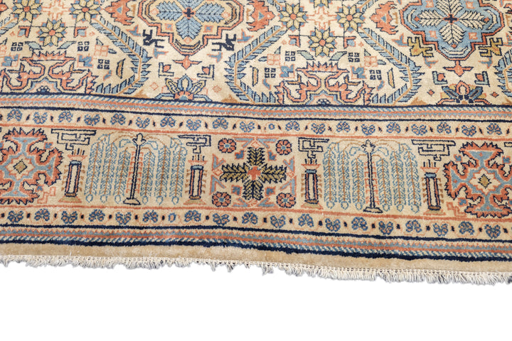 Fine Antique Persian Sarouk Rug 6'2'' x 8'7''