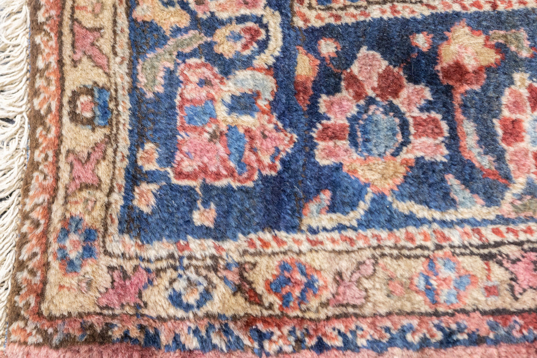 Fine Antique Persian Sarouk Rug 7’0" x 9’7”