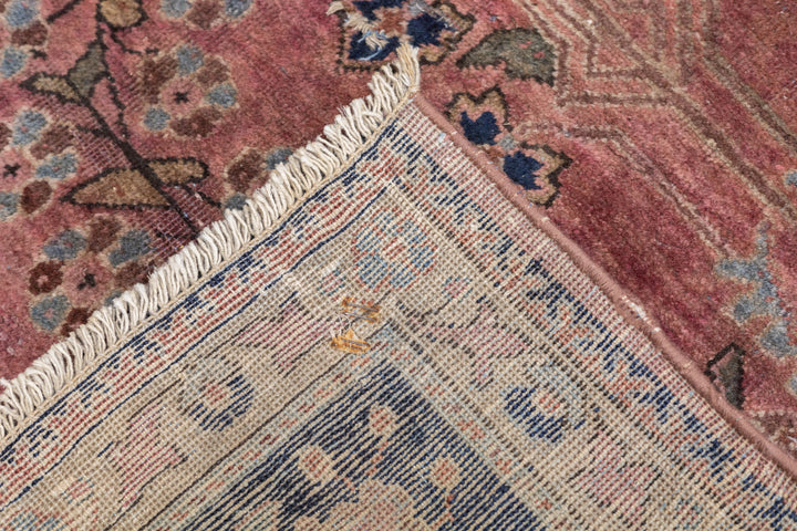 Fine Antique Persian Sarouk Rug 7’0" x 9’7”