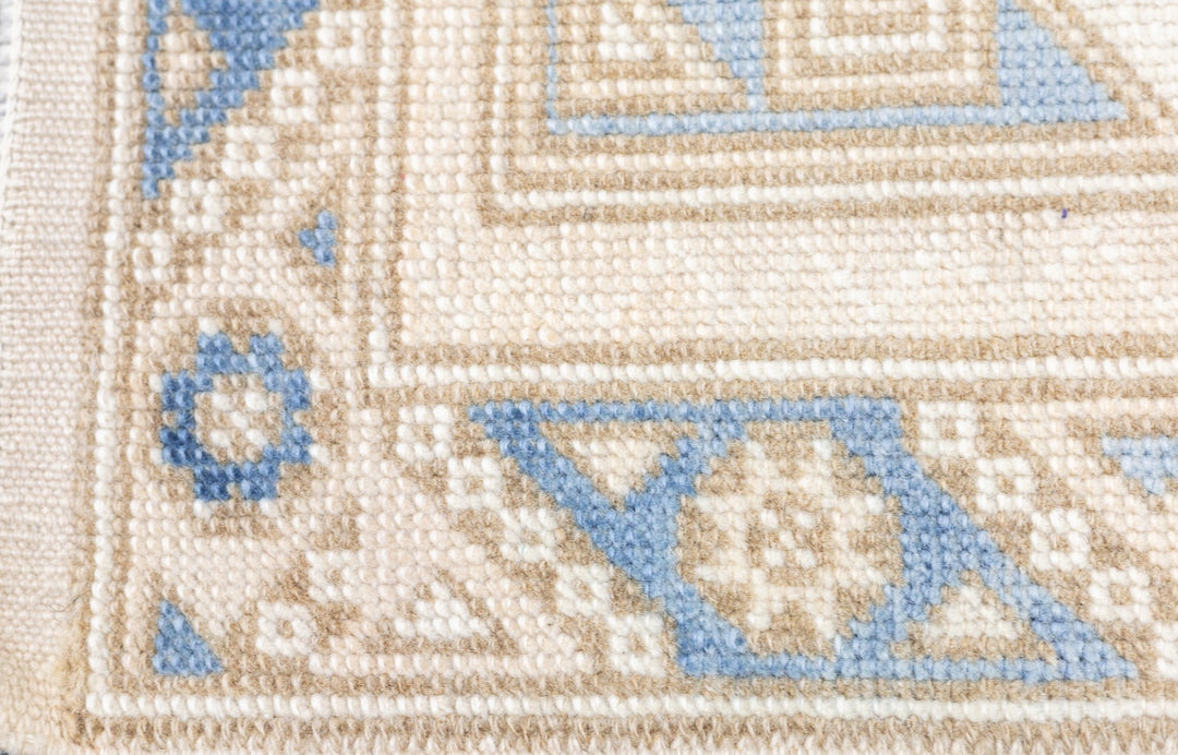 Oushak Rug 2'4'' x 3'10''