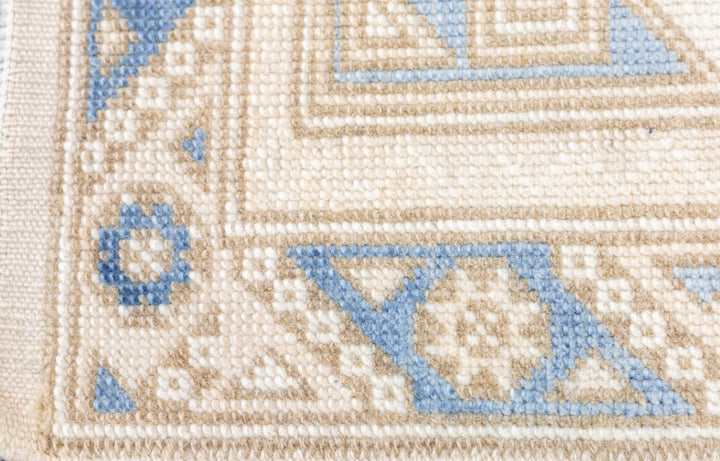 Oushak Rug 2'4'' x 3'10''