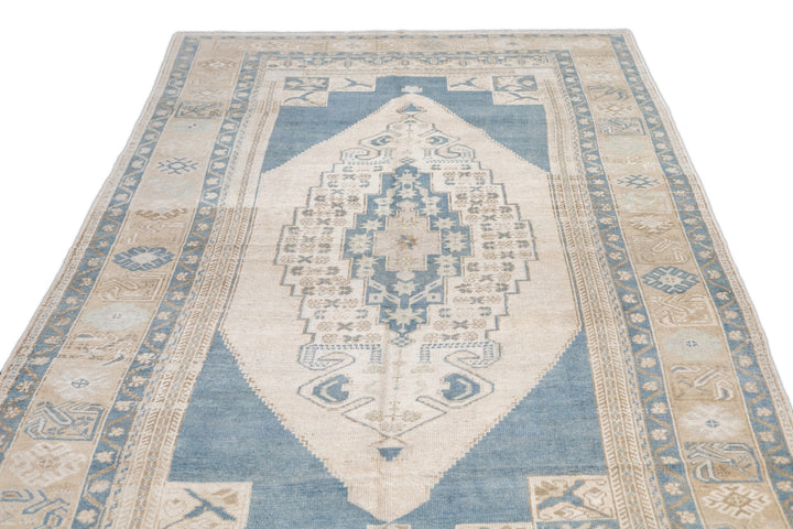 Oushak Rug 5'5'' x 9'7''