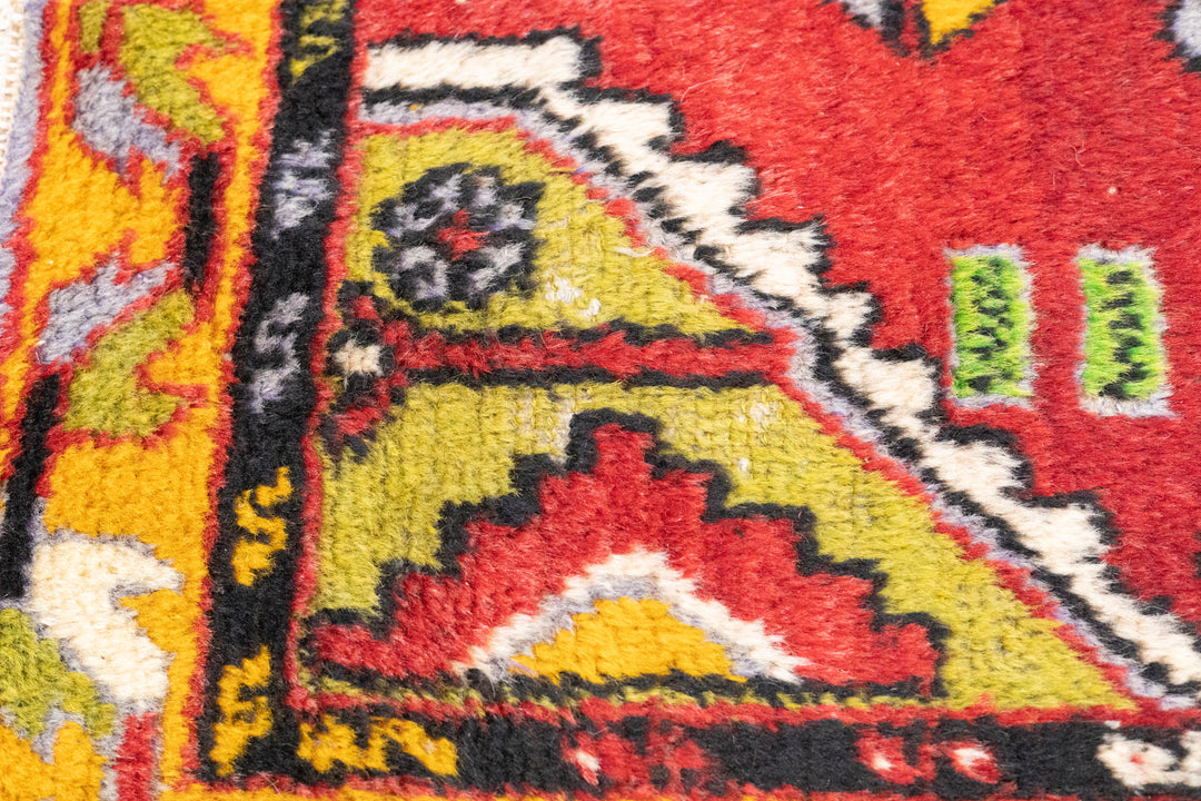 Vintage Tribal Rug 2'6'' x 5'2''