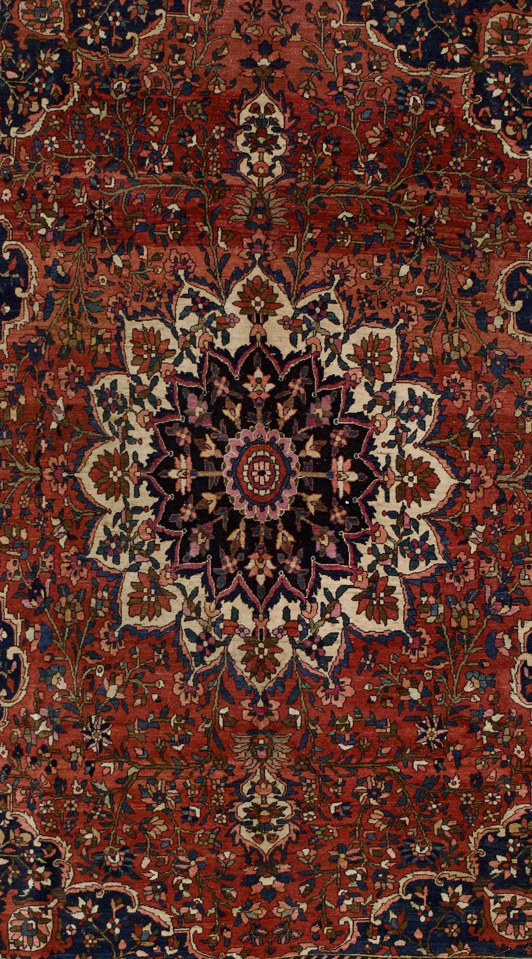 Fine Antique Persian Bakhtiari Rug 7’0" x 10’3”