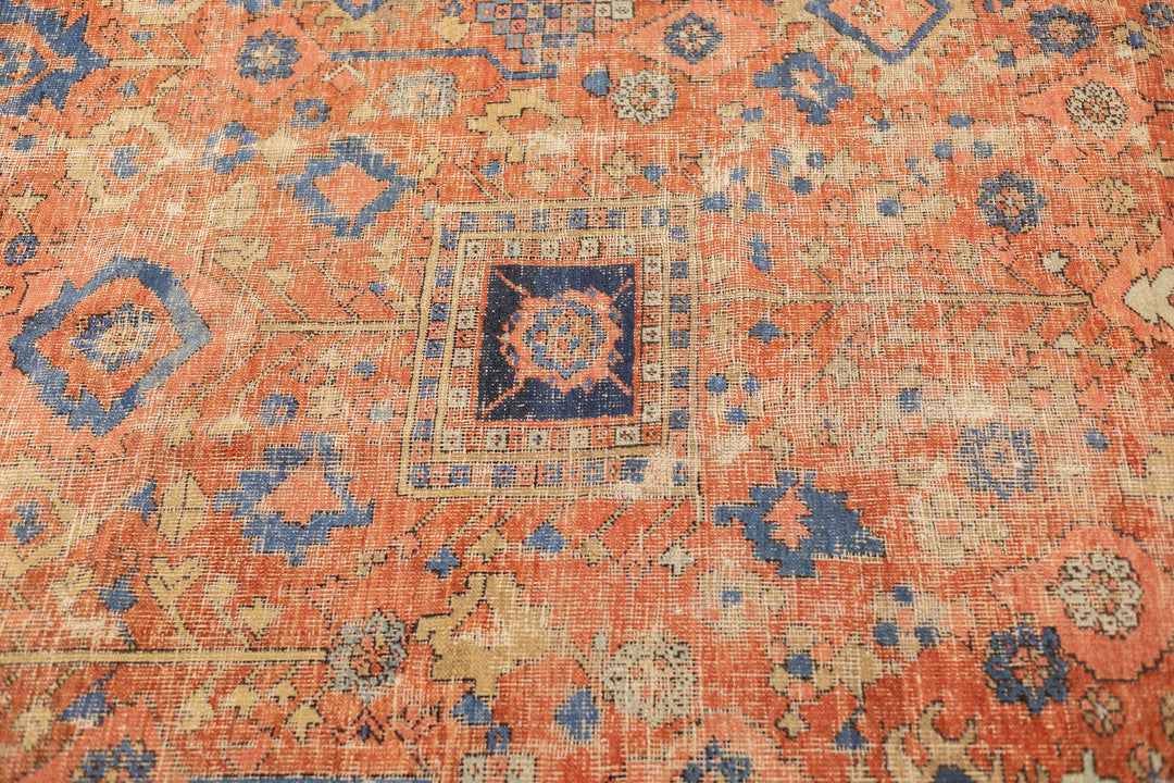 Fine Antique Persian Heriz 9'5" x 13'2"