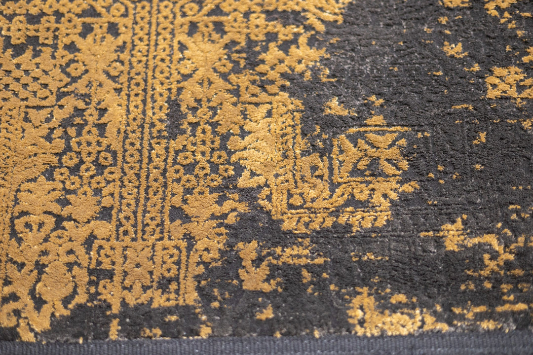 Modern Design Rug 6'4" x 9'7"