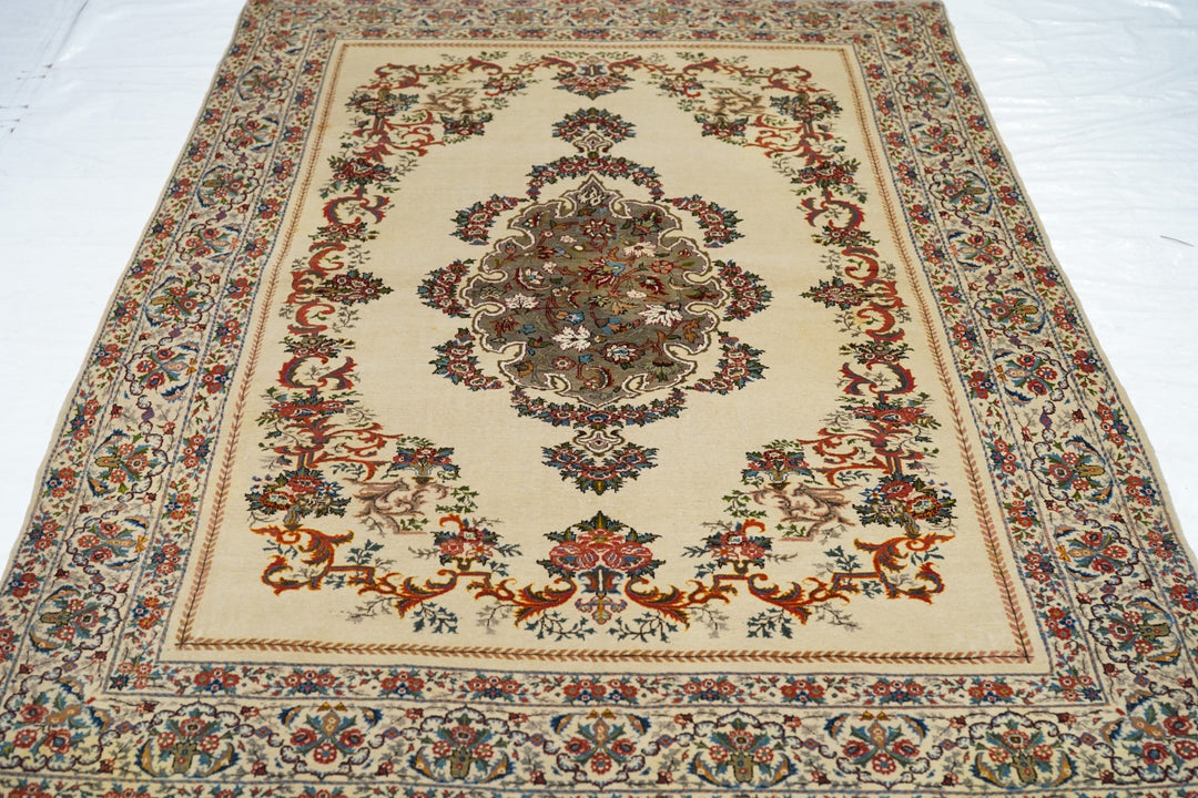 Extremely Fine Antique Persian Tehran Rug Wool with all design in Silk 4'5'' x 6'8''