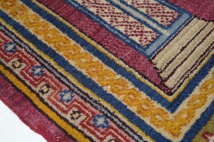 Turkish Rug 3'2'' x 5'11''