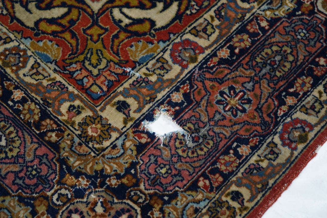 Fine Antique Persian Isfahan Rug 4'6'' x 6'7''