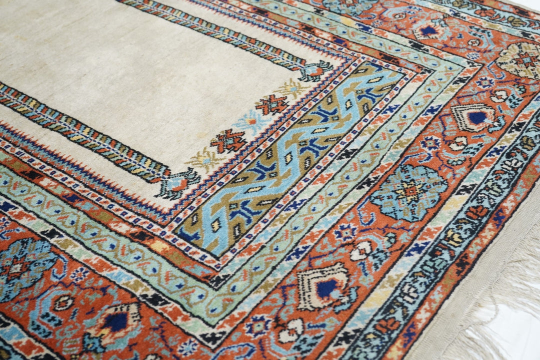 Vintage Turkish Rug 4'1'' x 6'7''