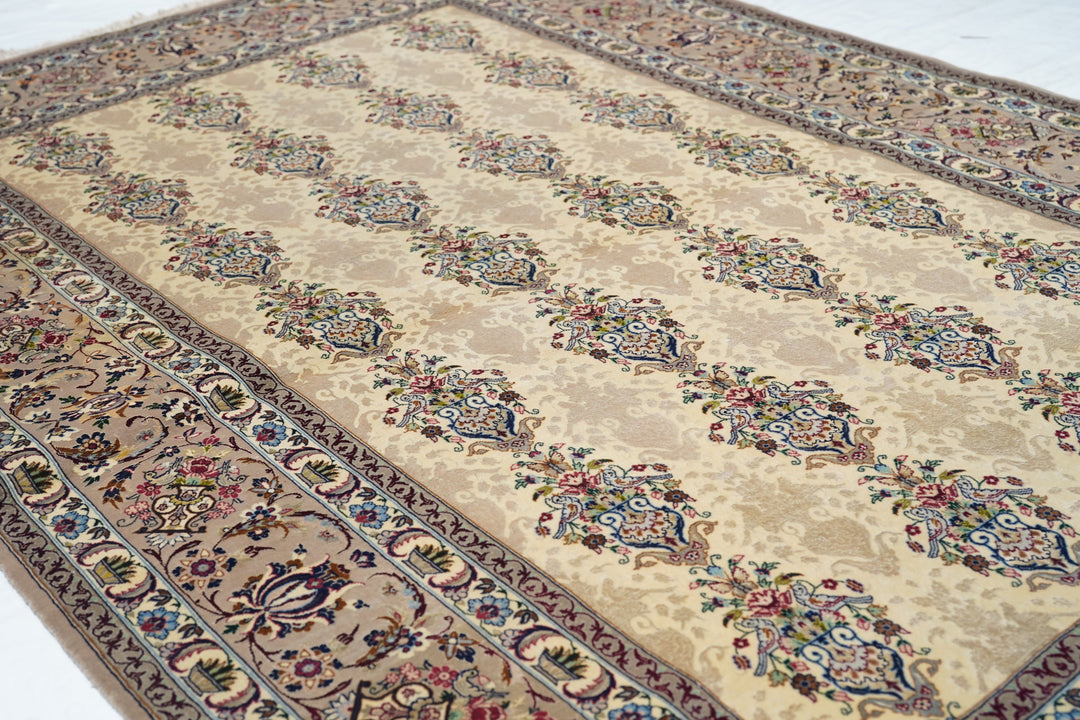 Extremely Fine Persian Isfahan Wool and Silk Rug 5'1'' x 7'6''