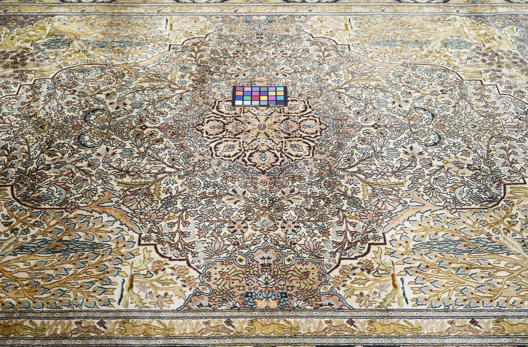 Keshmiri Rug 6'6'' x 9'6''