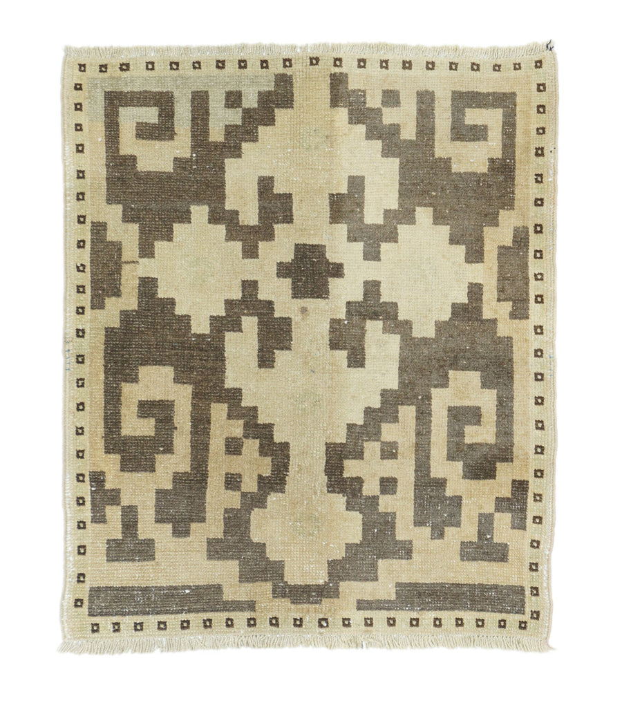 Oushak Rug 2'8'' x 3'