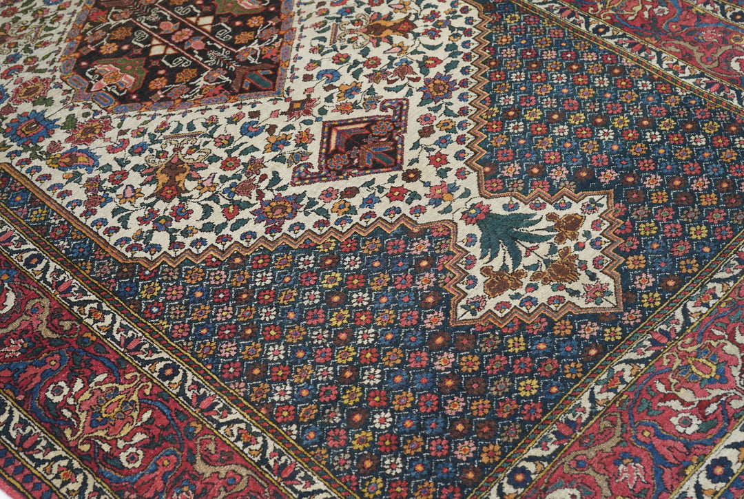 Vintage Bakhtiari Rug 4'9'' x 7'9''