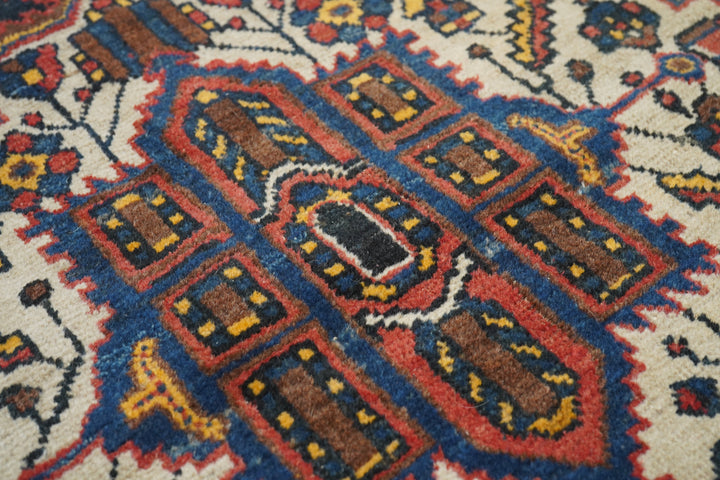 Antique Bakhtiari Rug 4'6'' x 6'9''