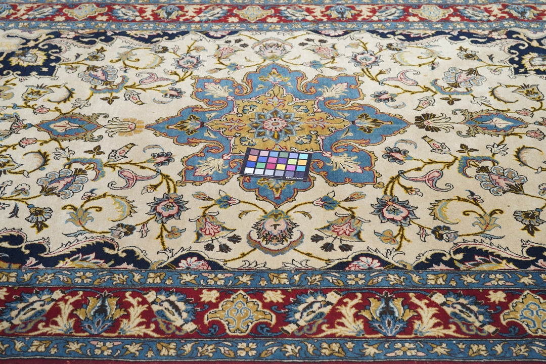 Fine Vintage Persian Isfahan Rug 4'8'' x 7'4''