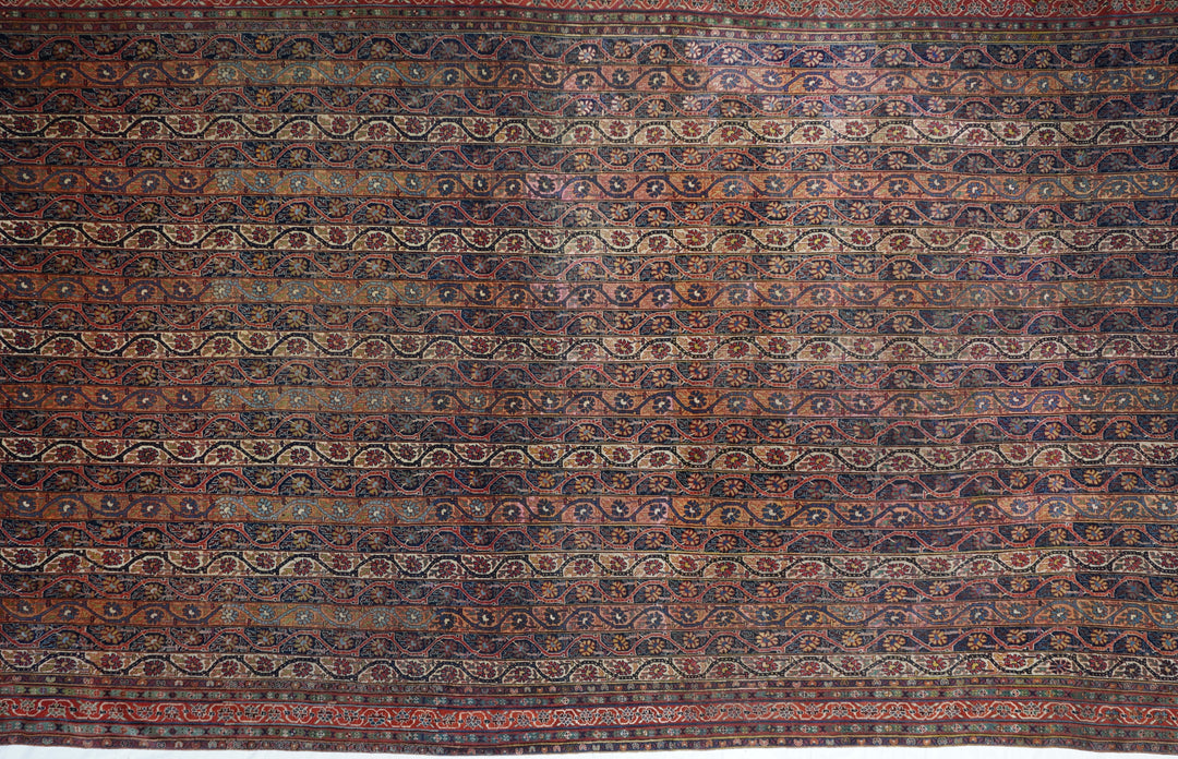 Fine Antique Tribal Qashqai Rug 8'4'' x 15'4''