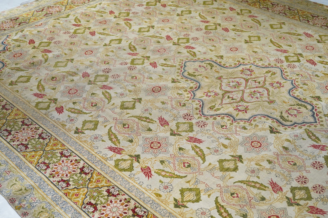 Late 18th Century Silk Turkish Sivas Rug 9'10'' x 14'0''