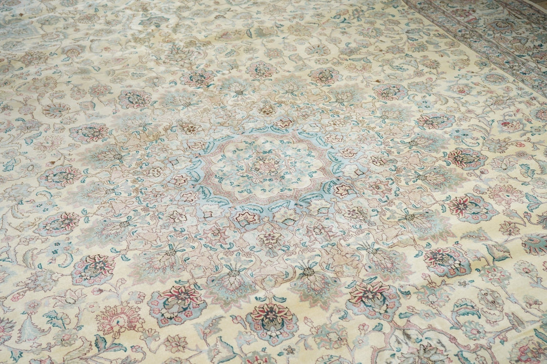 Fine Vintage  Persian Kashan Rug 11'6'' x 17'10''