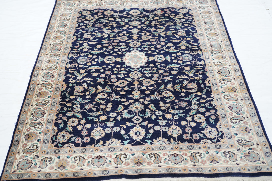 Indian Rug 4' x 5'9''