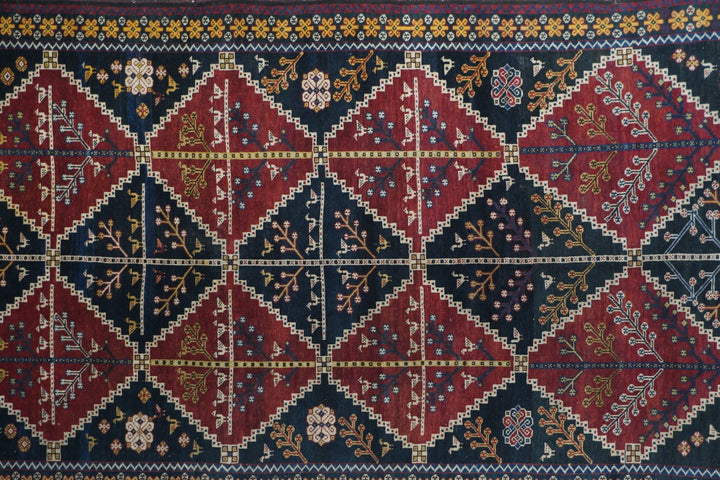 Antique Shiraz Rug 4'7'' x 8'5''