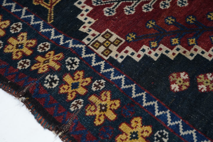 Antique Shiraz Rug 4'7'' x 8'5''