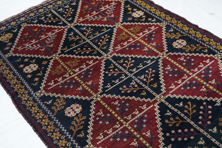 Antique Shiraz Rug 4'7'' x 8'5''