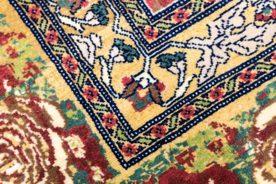 Fine Antique Persian Senneh Rug 6'10'' x 9'11''