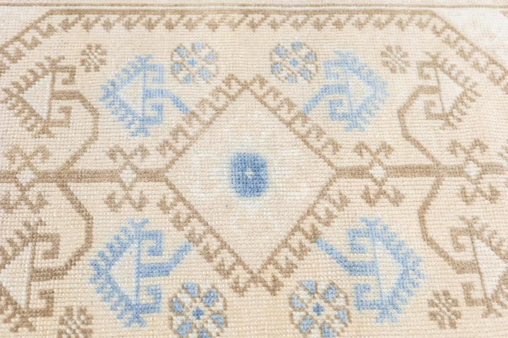 Oushak Rug 2'4'' x 3'10''