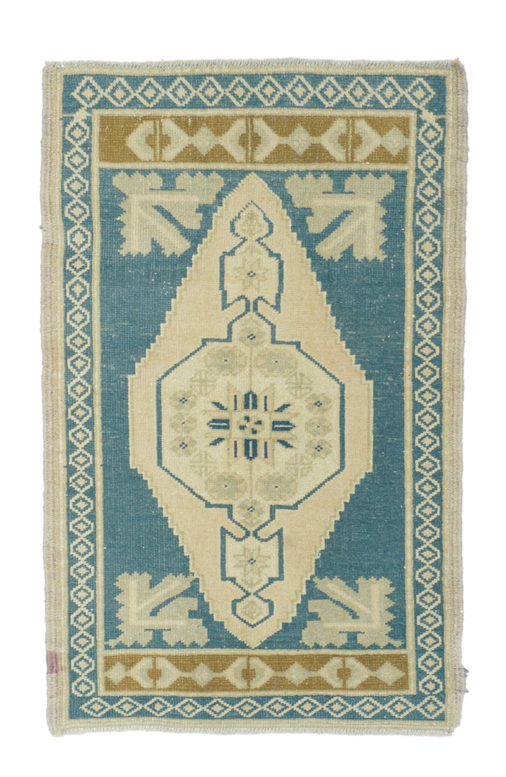 Turkish Rug 2'1'' x 3'5''